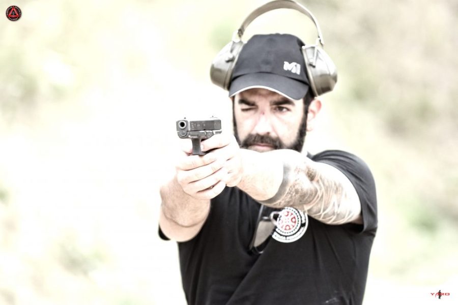 krav maga santander instructor disparando glock