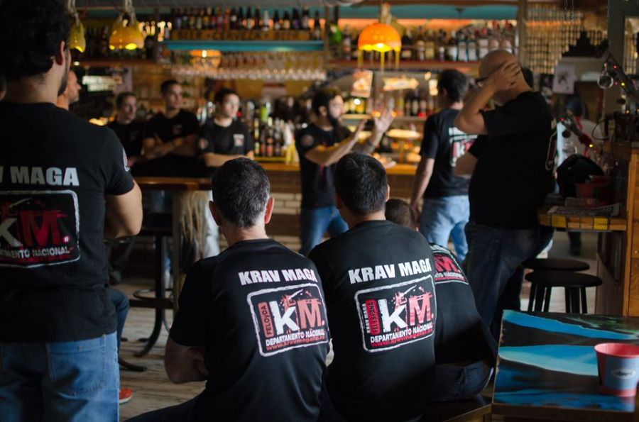 seminario de krav maga impartido por enrique oliva en cerveceria ribamontán al mar