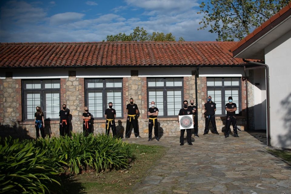 foto grupo krav maga cantabria en suesa