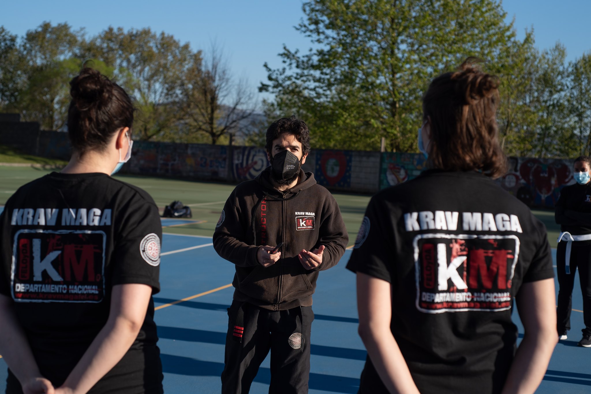 cuchillo navaja cantabria krav maga santander defensa personal arma blanca ataques