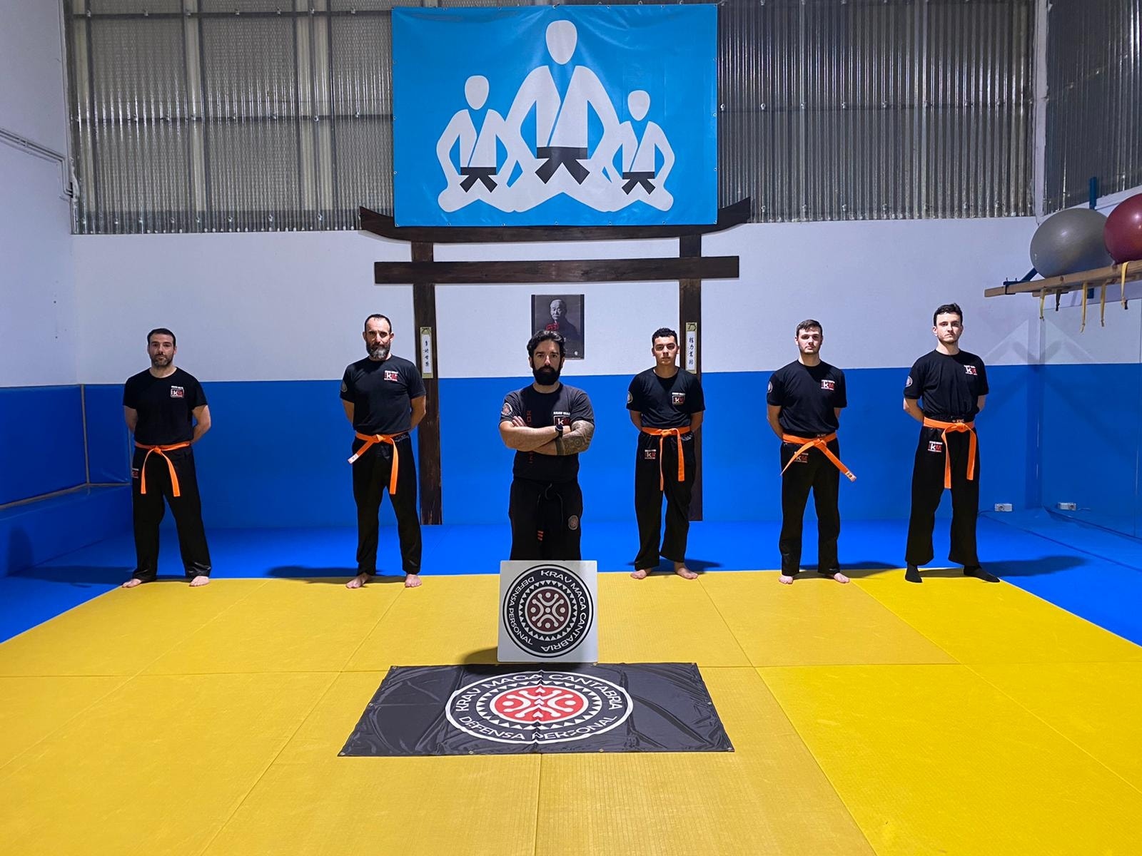 cinturones naranjas de la escuela krav maga cantabria defensa personal santander enrique oliva junio 2022