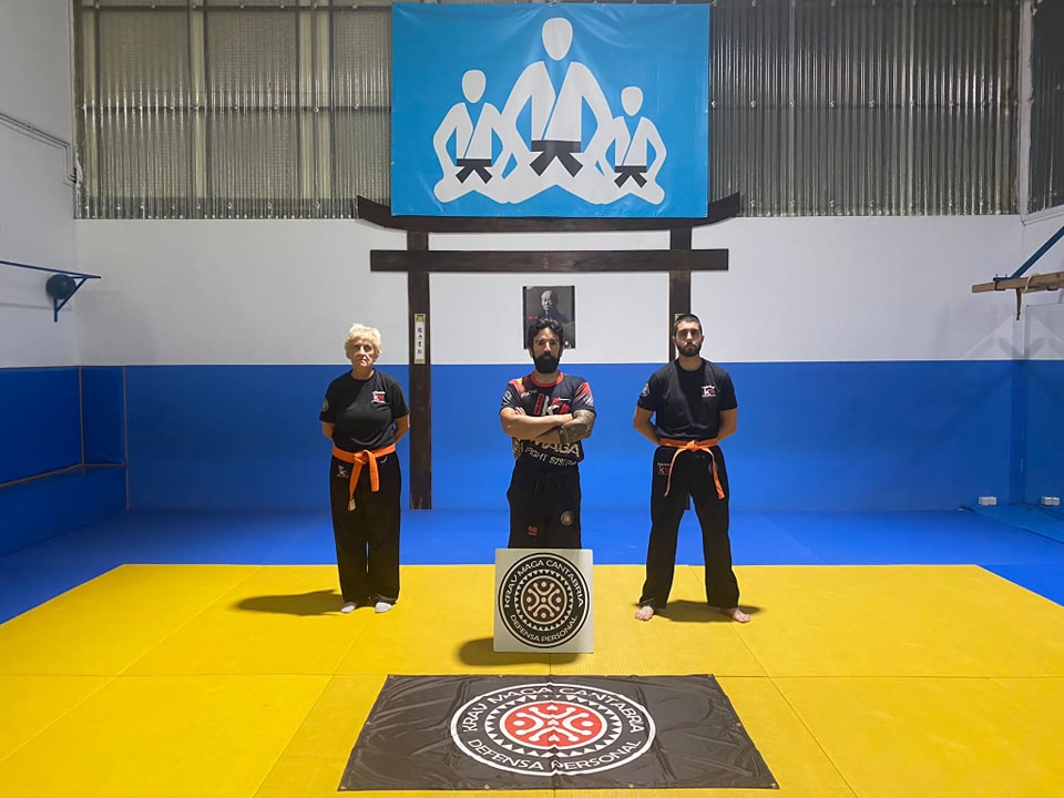 examen de cinturón naranja de krav maga en santander. examinados por enrique oliva de la escuela krav maga cantabria