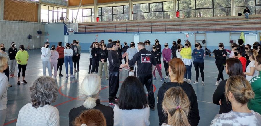 defensa personal krav maga mujeres cantabria santander