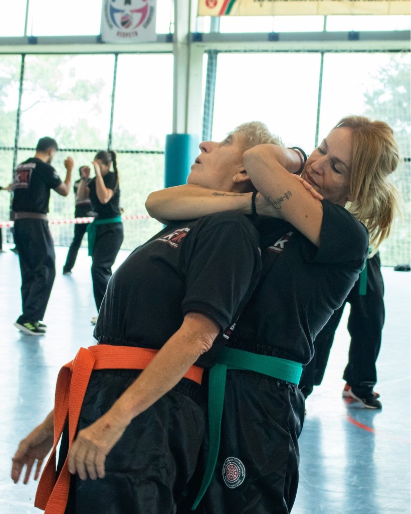 defensa personal cantabria krav maga mujeres