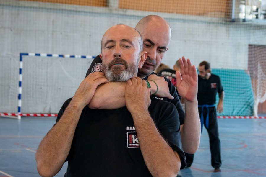 defensa mataleón krav maga
